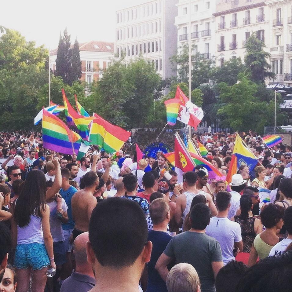 ricolivespain's tweet photo. 【ありえへん5@スペイン】
自由な国。ゲイパレード。
性別、人種、年齢を超えて人権が守られるのは賛成。規模がデカーイイベント。
#ricolive
#リコオリーブ
#スペイン
http://t.co/JNVA4g6Q8G http://t.co/rgtFRyDLSc