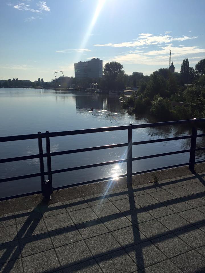 Good morning Amsterdam. Zonnig ritje naar de redactie #fietsweer @VVVAmsterdam