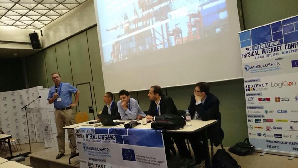 CLECAT_EU's tweet photo. @TNO about open logistics:hyperconnectivity without complexity... #2015IPIC http://t.co/Z8Eh20uWKl