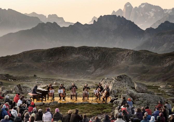 raicinque's tweet photo. #Scenari musicali inediti e appuntamenti per #FestivalEstivi in questa gallery: http://t.co/7t98MIXMnT http://t.co/BquDrCeMQD