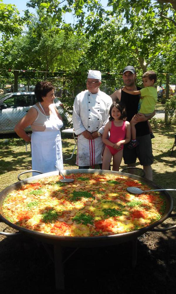 PremiamosFEEC's tweet photo. #PremiamosTuEsfuerzo 🆕 Fotos de varias familias que disfrutaron de un día de camping gratis http://t.co/noM88BD2XX