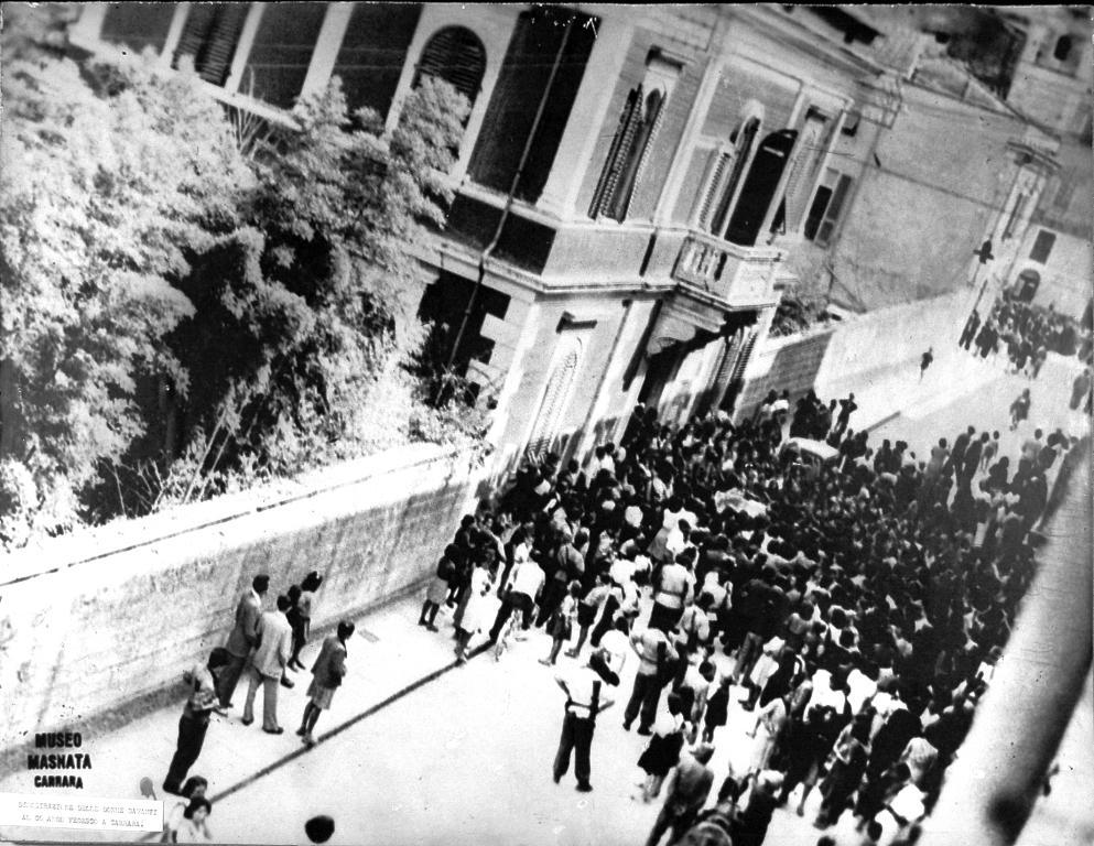 bogazzi's tweet photo. "Non abbandonare la città". 7 luglio 1944. La ribellione delle #donne di #Carrara contro i #nazifascisti. http://t.co/gHMhQW1rBf