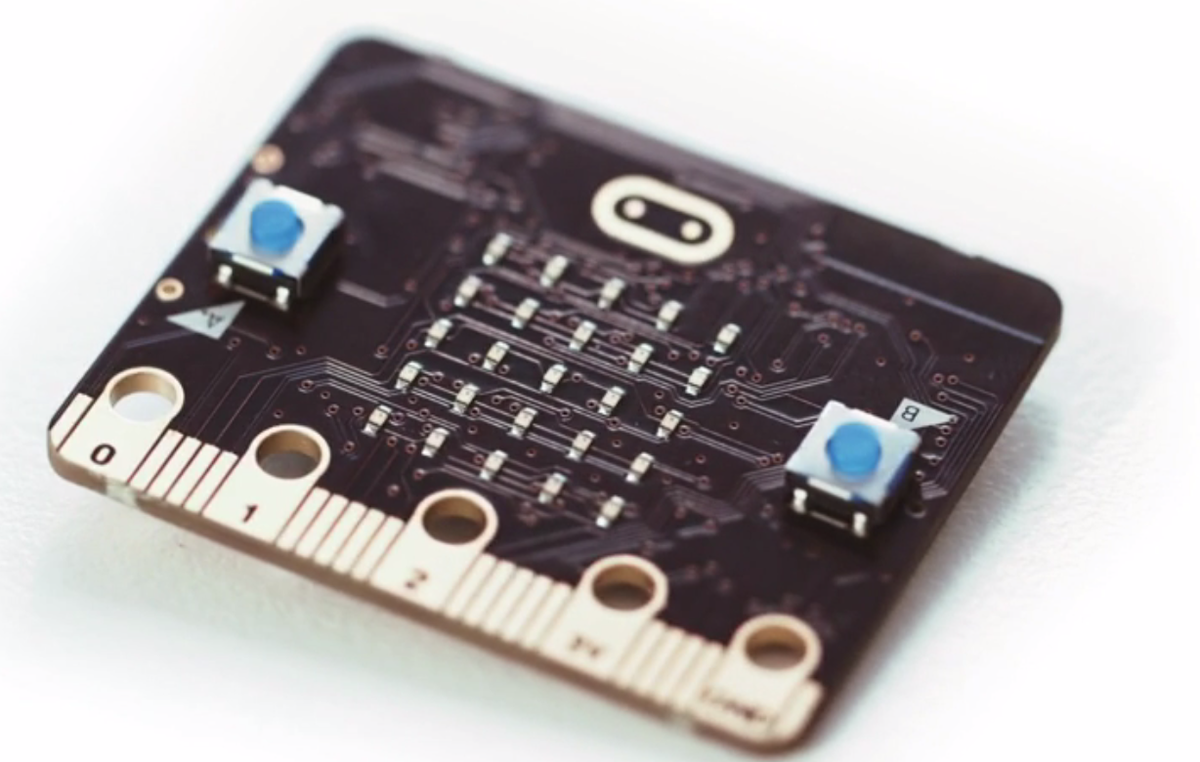 TechNation's tweet photo. #BBCMicroBit unveiled today! Pocket-sized codeable computer free to every year 7 child in UK: http://t.co/HDcojGrXLh http://t.co/f4nwZOPDbT