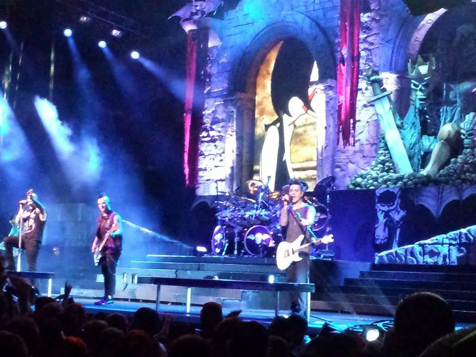  Happy Birthday to Synyster Gates this from last year still awesome! 