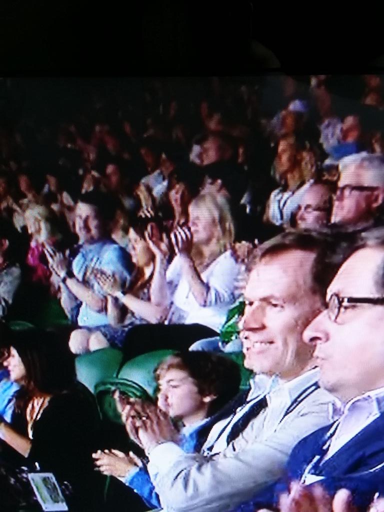 Ba5icDave's tweet photo. Are you at Wimbledon @RobBrydon? In the cheap seats?!! http://t.co/QRdSHZK5jf