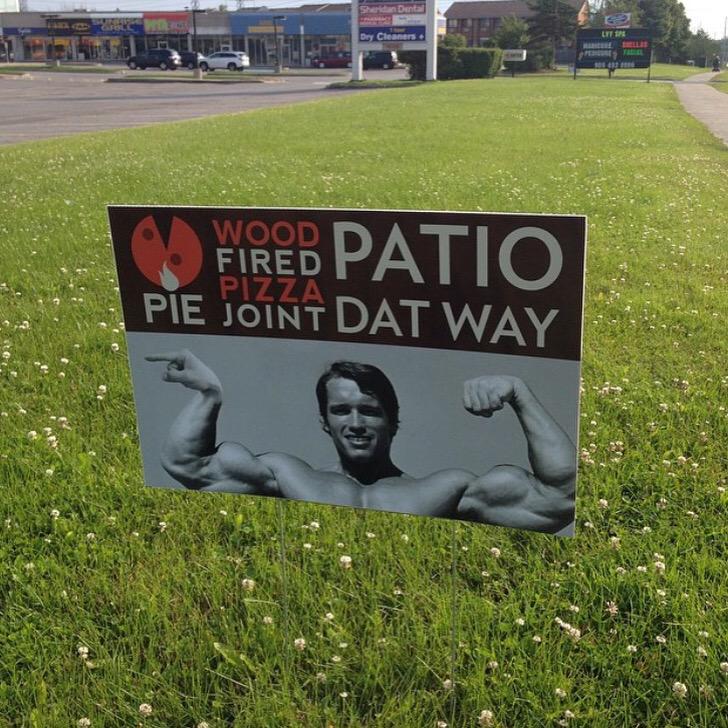 PIE-SIZED Sangrias for the price of a single "dat way" #piewoodfiredpizza #pickering #arnold #sangria #datway