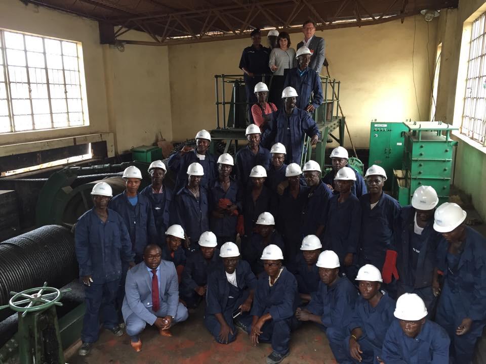 Op de foto met <a href="/HollandShipyard/">Holland Shipyards</a> in Sierra Leone. #Ploumen op <a href="/NLhandelsmissie/">NLhandelsmissie</a>
