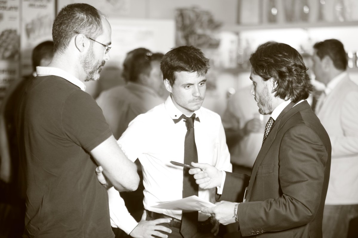 nexostart's tweet photo. Miguel Prieto, @JavierAlfosea y Jose Carlos Gómez Team @nexostart preparando Ronda Cero @YuzzAlicante @kedas @fundeun http://t.co/rMwqHOcZb2