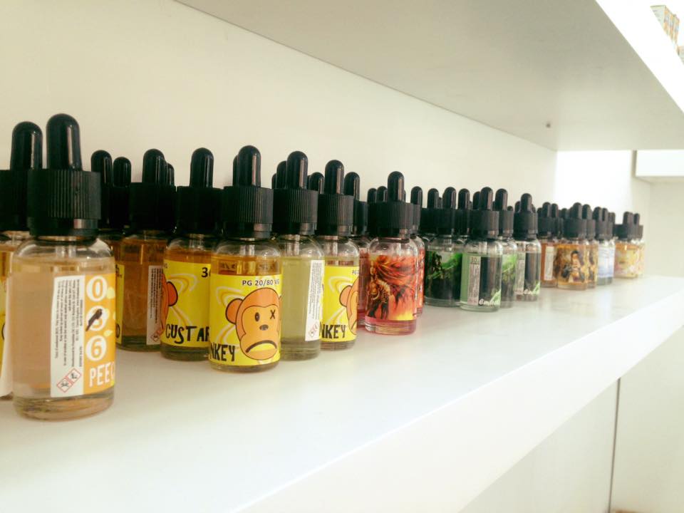 cloudmistuk's tweet image. Don't you want to try our amazing flavors of could chasing just for £12.99 any two for £25.00