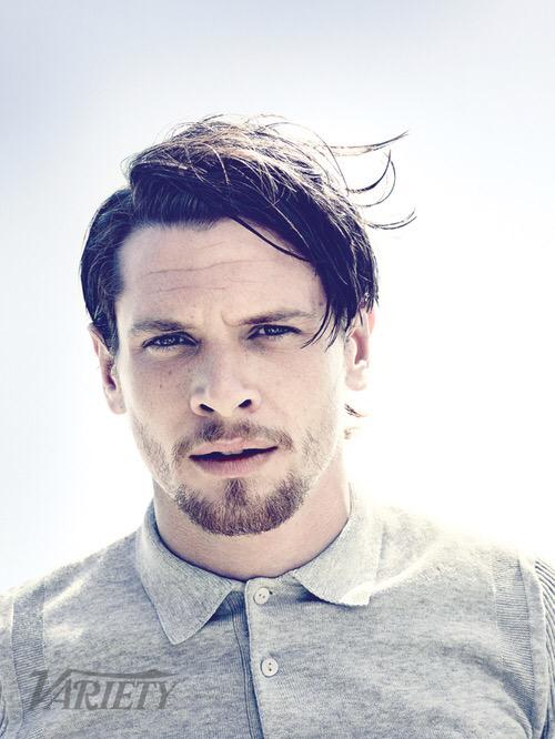 1981_camila's tweet photo. @intrusoslared #yoveointrusos a mi me encanta Jack O'connell 😍 http://t.co/UvOFfdBgSC