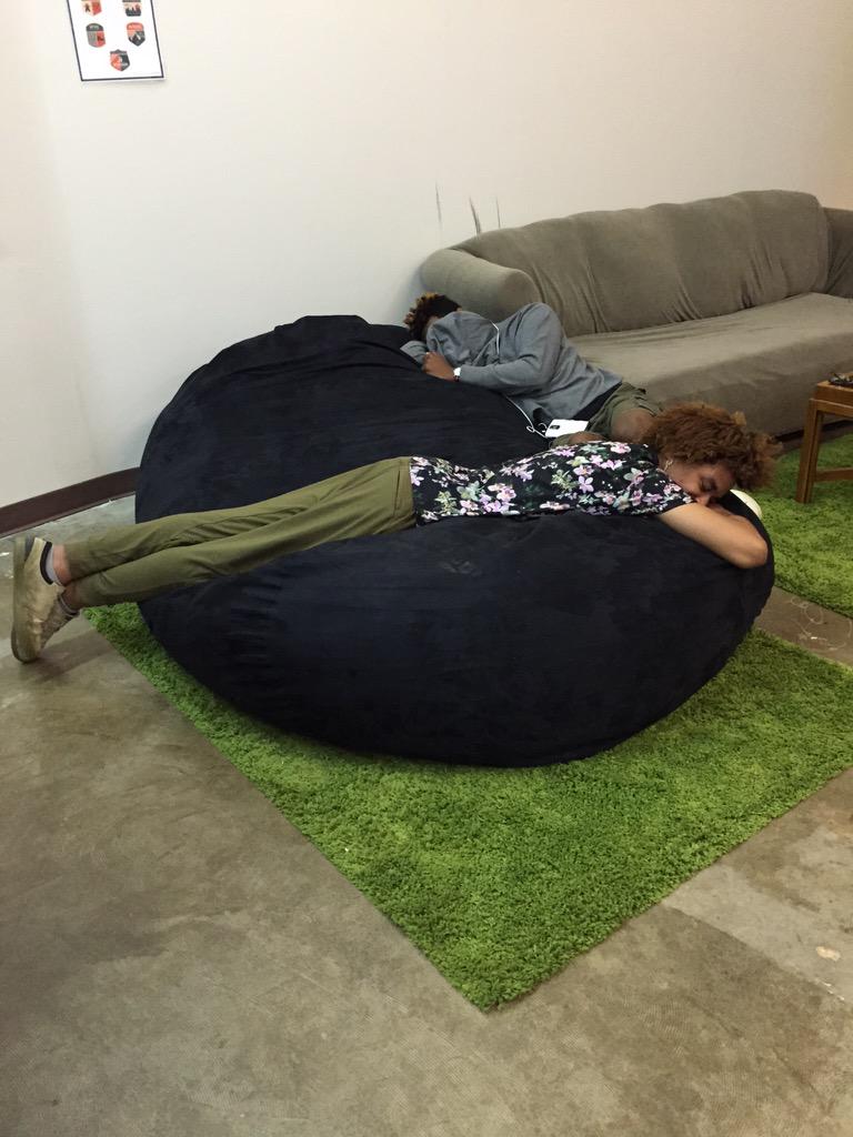 lampcampatl's tweet image. Warning, spending the entire night coding doesn&apos;t bode well the next morning #codeallthethings! #devlife #brothers