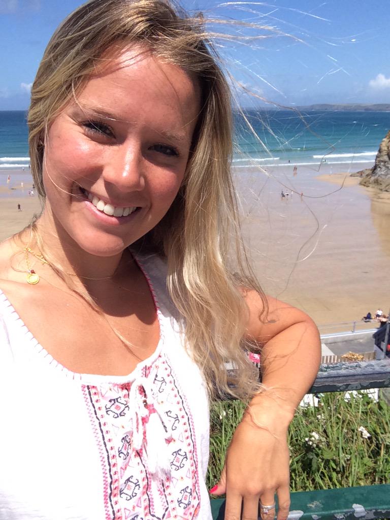 challengesophie's tweet image. Happy 😊 thank you @ProtestSports for this experience, it's awesome and only getting started! #learn2surf