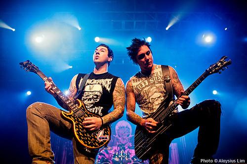    7 7  A7X Synyster Gates      (*´  )
Happy BirthDay SYN:) 