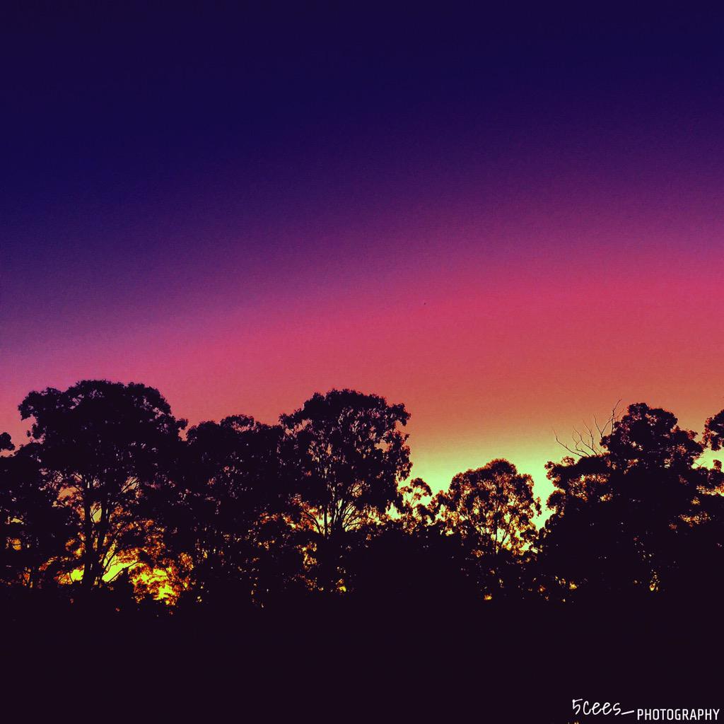 blackiwiroo's tweet image. Funky sky at sunset | #funedits #brightsky @MySunshineCoast @TweetSunCoast @the_daily @sunshinecoastoz @abcsunshine