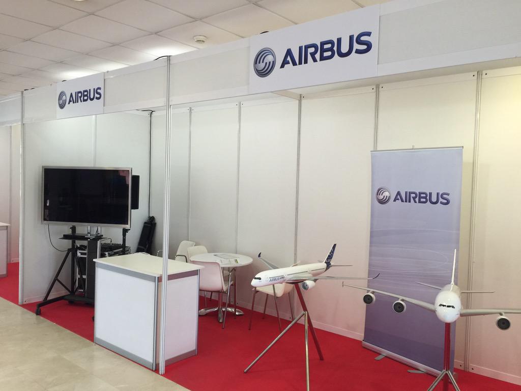 matcomp15's tweet photo. Stand de Airbus durante el @matcomp15 http://t.co/FzE6c8tVFR