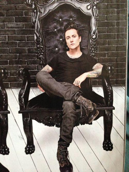 34 years ago, the most inspiring guitar hero was born. Happy Birthday, Brian Haner JR. Hail to Synyster Gates! 