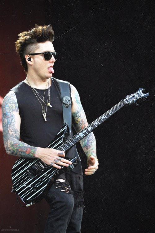 Happy Birthday Synyster Gates/Happy Birthday from Spain ¡Felicidades!  