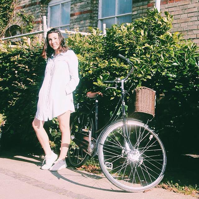 This is not my bicycle but I look good standing next to it. #ootd @topshelfstyle http://t.co/tobECLfZYi<a href="/tag/ootd"class="tags"><span>#ootd</span></a>