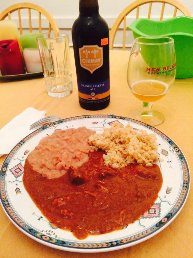 vandsgpa's tweet photo. Homemade chicken and mole, too delicious!! Have to thank our friends mother!! http://t.co/FSC4vymlJ4