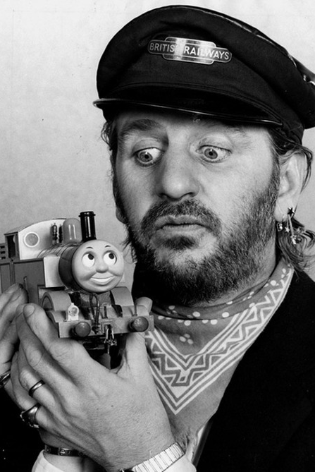 spidersfromars's tweet image. nao tem como nao te amar cara nao tem #HappyBirthdayRingo