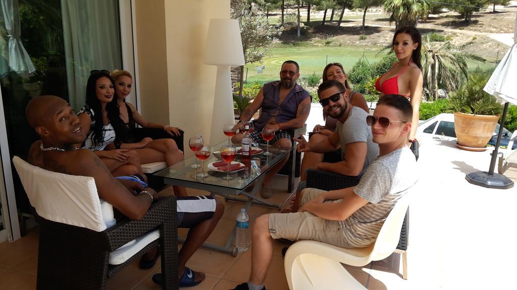 AnissaKate's tweet photo. Behind the Scene for @ColmaxTV  with @Sophia_LAURE_of @dadou15695  @Patico_Jaimes  @Juan_LuchoXXX  @sensi_ http://t.co/IwmshJW5gU