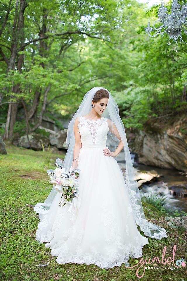 This, my dears, is how you do a #southernwedding! MacKenzie was a sight in her <a href="/Jim_Hjelm/">Jim Hjelm Bridal</a> gown! #haydenoliviabride