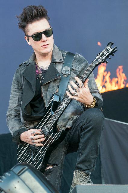 Happy birthday Brian Elwin Haner, Jr (Synyster gates) 