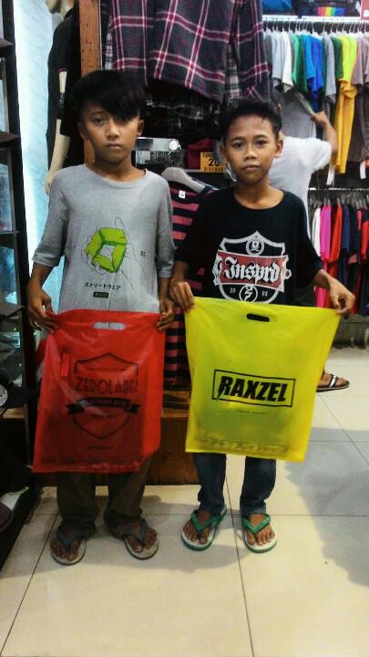 kreen gaesss baru umuran 9th cara selera berpakaian nya sudah tinggi :D
<a href="/RaxzelStore/">Raxzel Store</a> <a href="/inspired27/">inspired</a>