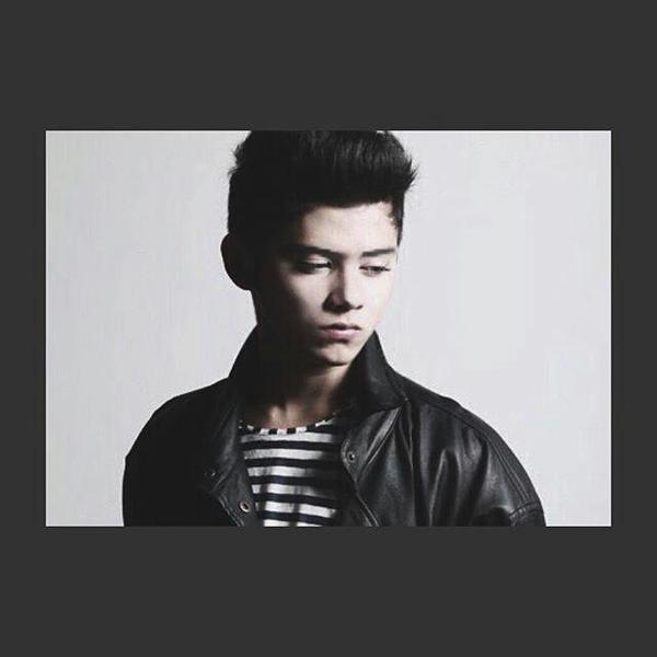 ALICIOUSSHEBAT's tweet photo. Newpost Alicious Prince❤
Yaa ampunnn salfok ama bulumatanyaa lentik bgtt euyy😍😍😍 http://t.co/c06ajVS3yZ