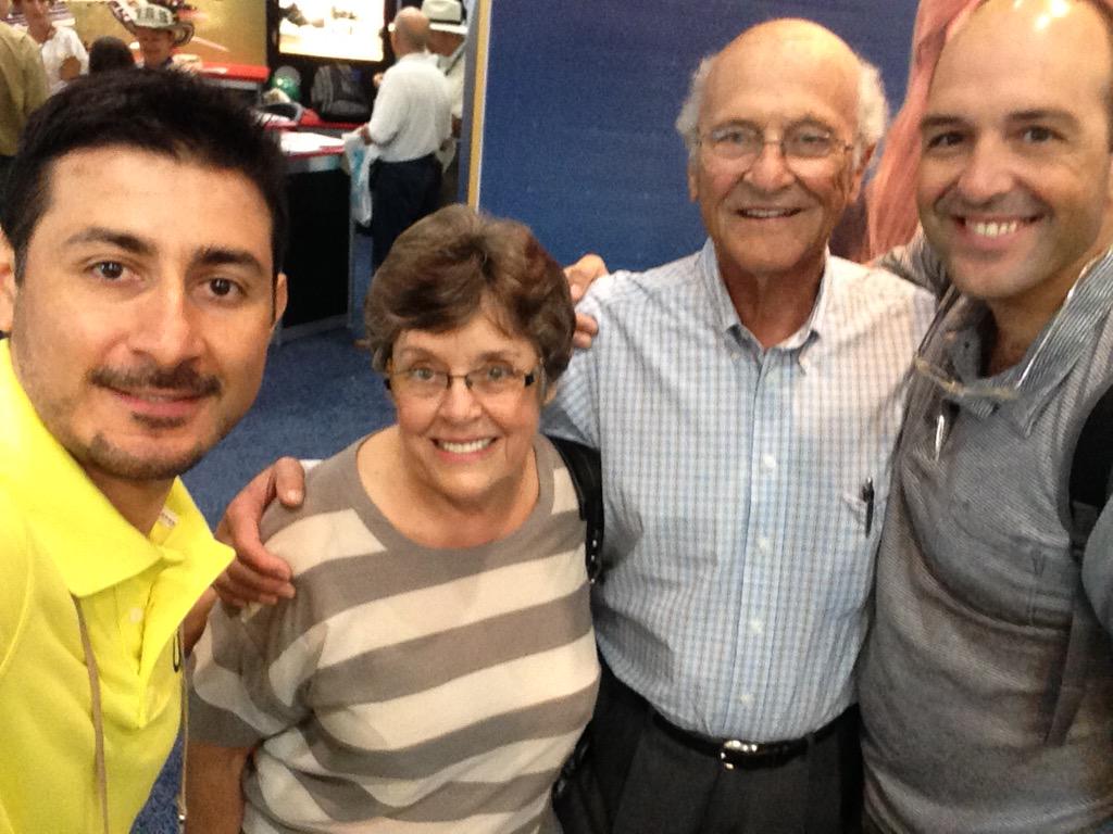 liljohnwashere's tweet photo. Con la familia Dupertuis. Un gusto saludarlos #GCSA15 #viveum http://t.co/SuwmWJtTuc