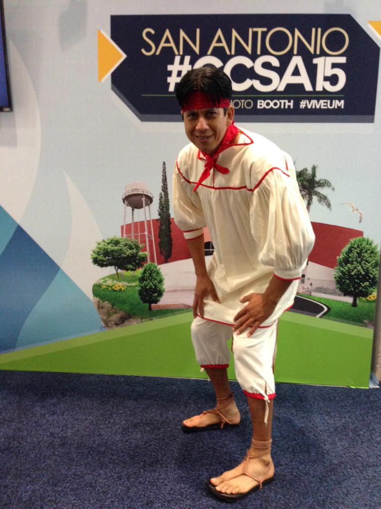 liljohnwashere's tweet photo. Ven tomate la foto con nuestro personaje mexicano. Conoce más de nuestra cultura! #viveum #GCSA15 http://t.co/pdsDwVQafK