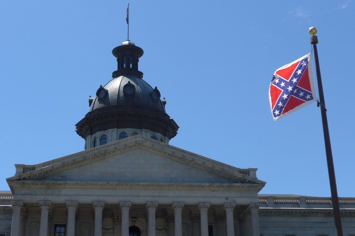 AC360's tweet photo. SCarolina Senate votes 36-3 to remove #ConfederateFlag from capitol grounds, noves to House http://t.co/LSQYTbjHry http://t.co/NSSPKHMBaO