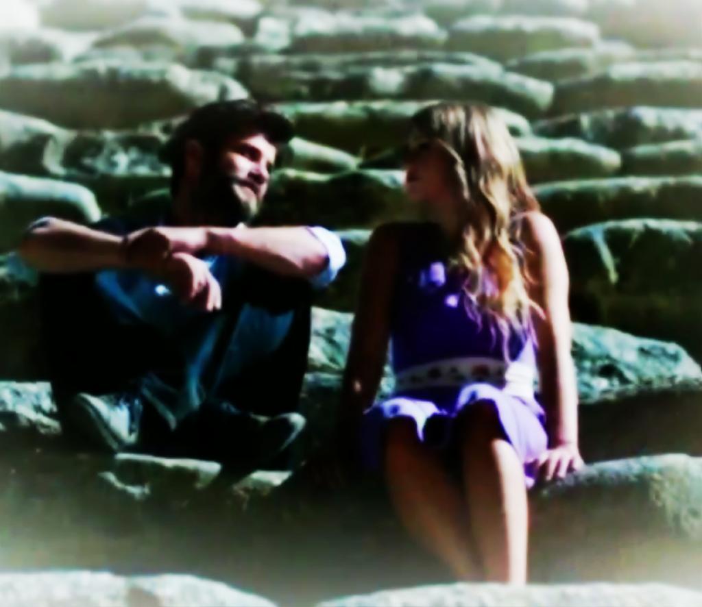 "Gülmeyi Unutan Kız Ile Gülmeyi Yenıden Öğreten Adamın Hikayesi"💖 <a href="/Mavimsi_SG/">Gizem♡</a> @MileyEda3 @bengisukaln