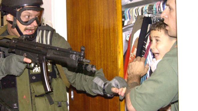 jenniferinparis's tweet image. Why would @SenRonJohnson want ICE to prioritize kids? In case he forgot, this is what that looks like #HSGAC