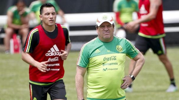 NBCUDeportes's tweet photo. Un México en problemas busca reaccionar en la @GoldCup: http://t.co/9NpNaTtkB1 http://t.co/9zAIjb6OyE