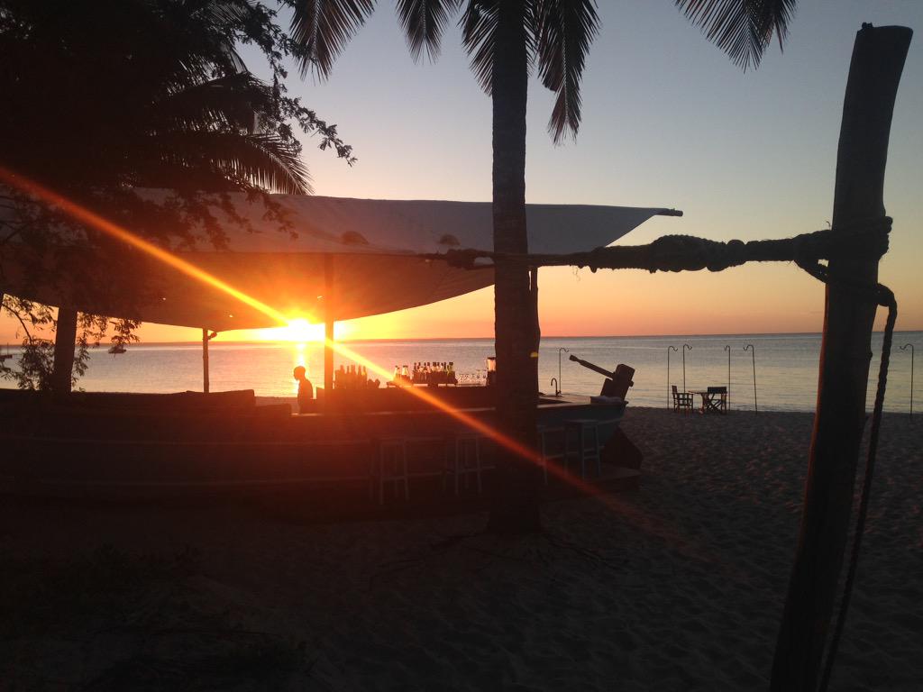 beantherejono's tweet photo. @andBeyondSafari Benguerra Lodge Has to be one of the most spectacular locations serving @BeanThereCoffee http://t.co/ZrMVke0PHb