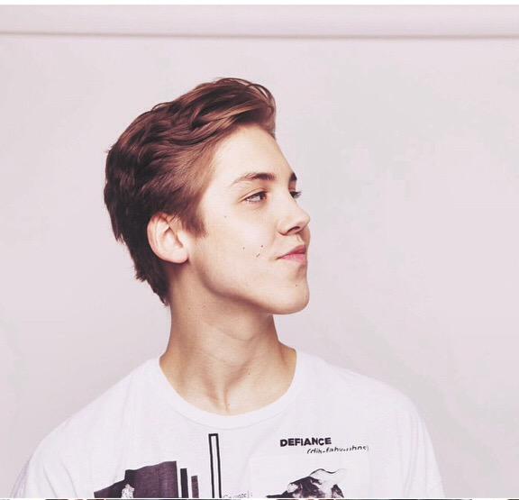 Happy birthday to cutest boy ever, Matthew Espinosa, he\s  18 now, that\s crazy 