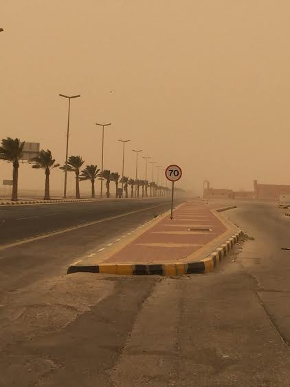 faleh_thobiny's tweet photo. بالصور .. غبار شديد يحد من الرؤية الأفقية بالخفجي

http://t.co/sewq0dVB8B http://t.co/Mfhogpdqfd