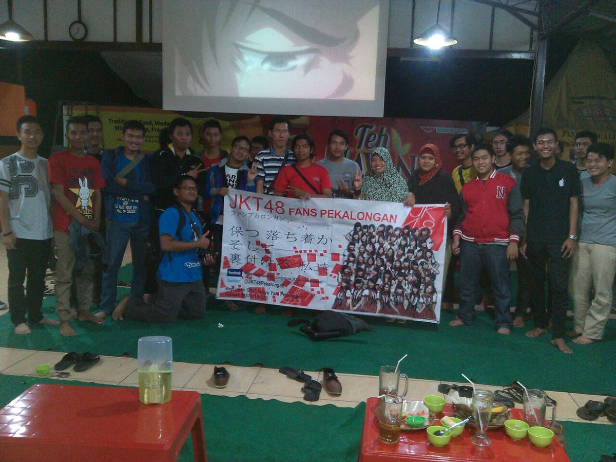 DwiTrisan's tweet photo. @officialJKT48 @JKT48Pekalongan @HITSRec #prepare acara PKL48 on air radio http://t.co/hWEujeV1Pb