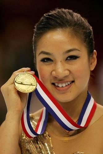 Happy birthday to 5-time World champion and U.S. Figure Skating queen Michelle Kwan! 