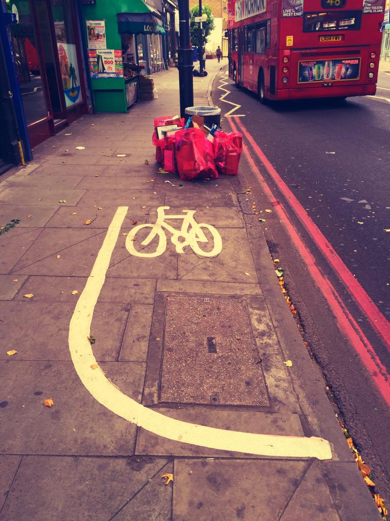 ICEMANSigns's tweet photo. Longest cycle lane ever lol #cyclinglondon #london #clapton #londoncyclescheme #hackney #hackneycouncil http://t.co/AMFRCXZbIH