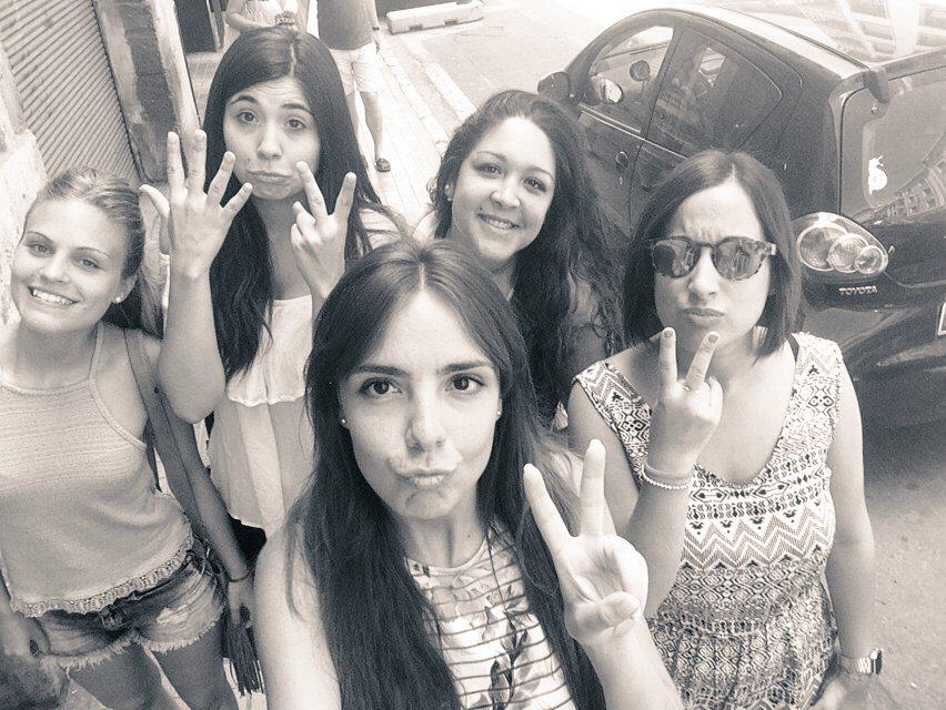 noemiicc's tweet photo. Espartanas!! Feliz NO Cumpleaños!! #ahivan25 #LesMeuesChiquetes @Aroitado @sheilacosta22 @Yasmina_o8 http://t.co/tKkpMc5Hyh