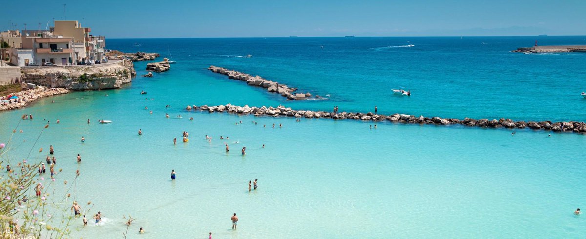 Wish I was at one of these secret #beaches instead of my cold a-s office jetsett.rs/7XeuUX