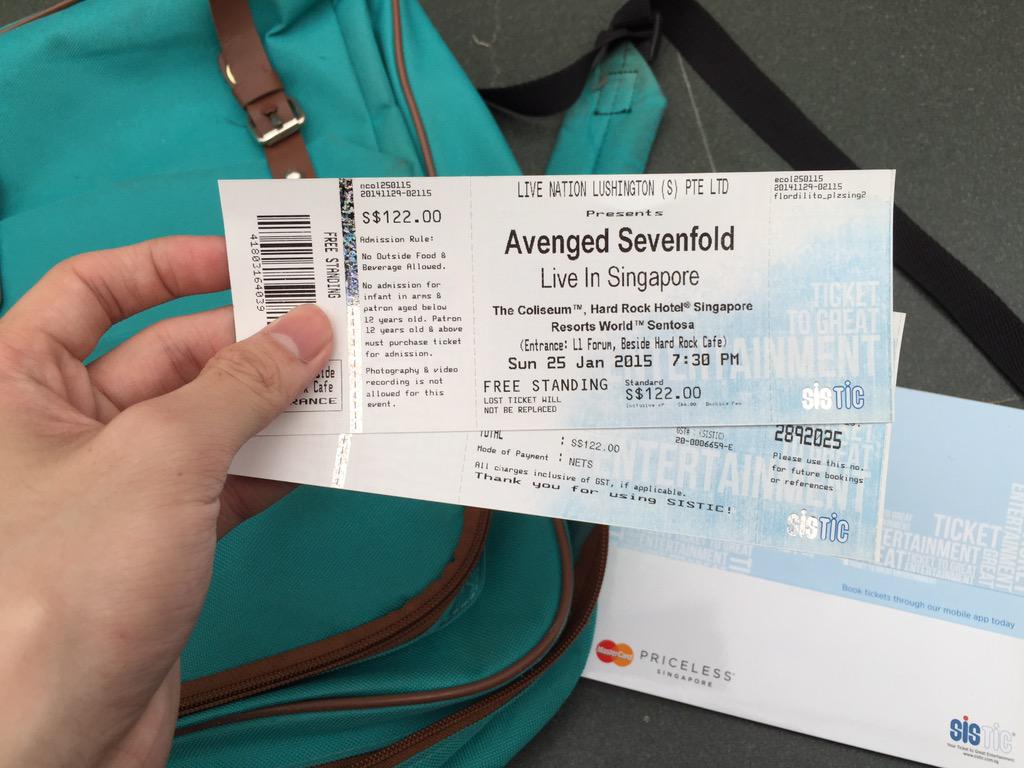 Happy Birthday Synyster Gates! see you in Singapore the next time you come! 