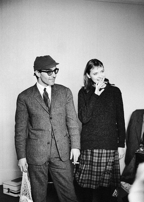 lecinema_'s tweet image. Jean-Luc Godard and Anna Karina on the set of &quot;Bande à part&quot; (1964)