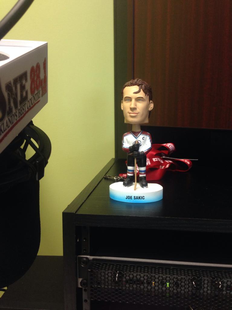  happy birthday Joe Sakic, thanks for keeping me company at work! 
