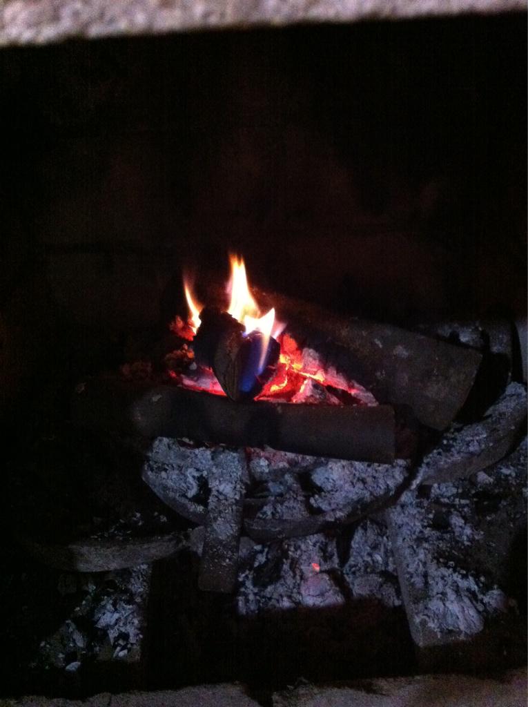 PastoraLucilene's tweet photo. Na linda Curitiba chove e faz frio... Ar condicionado de Deus ligado no gelado! http://t.co/aJH2NI2BAH