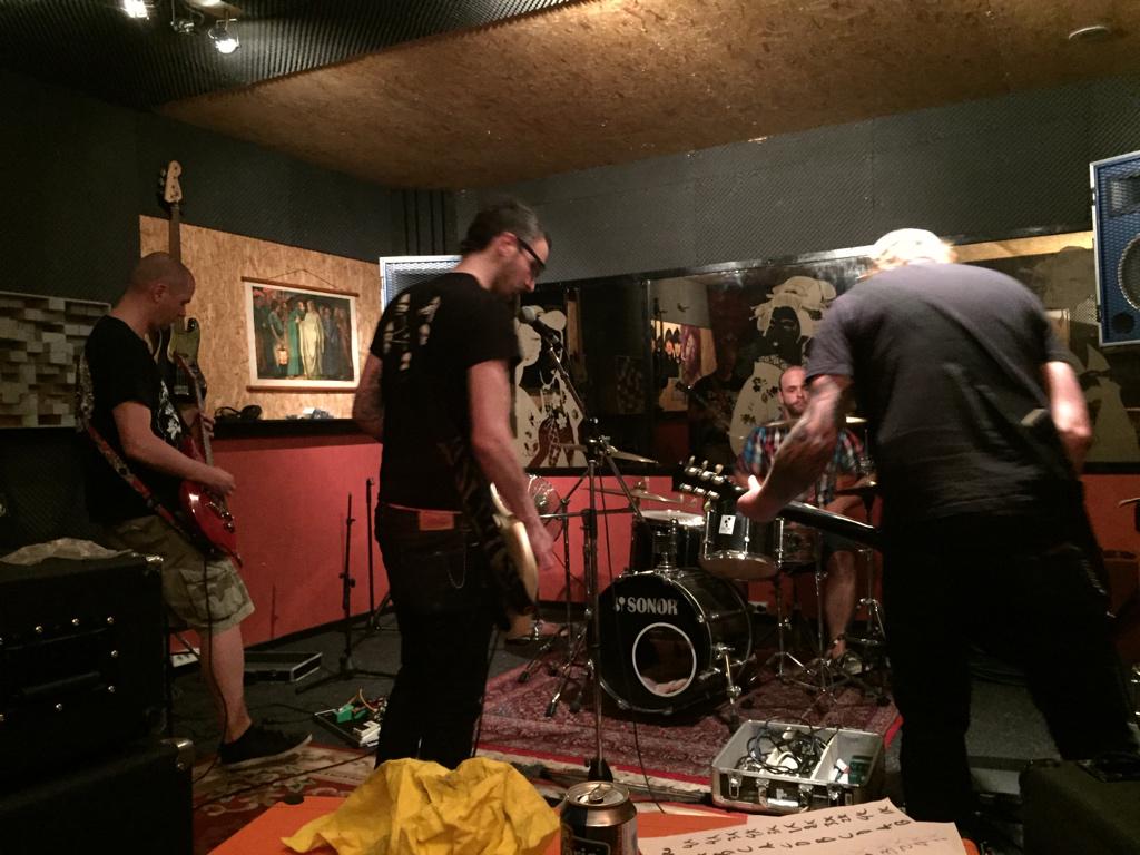 AchromeMoments's tweet photo. I'm @ @Kaligoh rehearsals. See what these guys are up to these days. http://t.co/einWYwLoYX