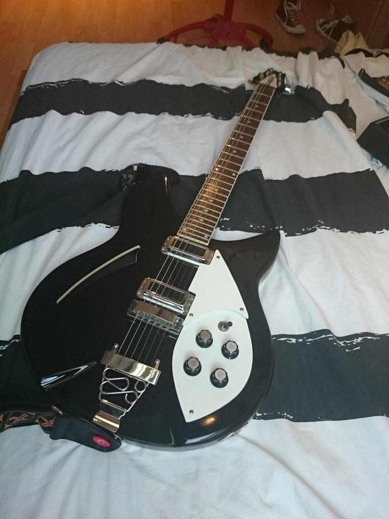 @davevonraven Ik heb vandaag deze gave "Pottenbacker" verkregen in een ruil! Klopt het dat die ooit van jou was?