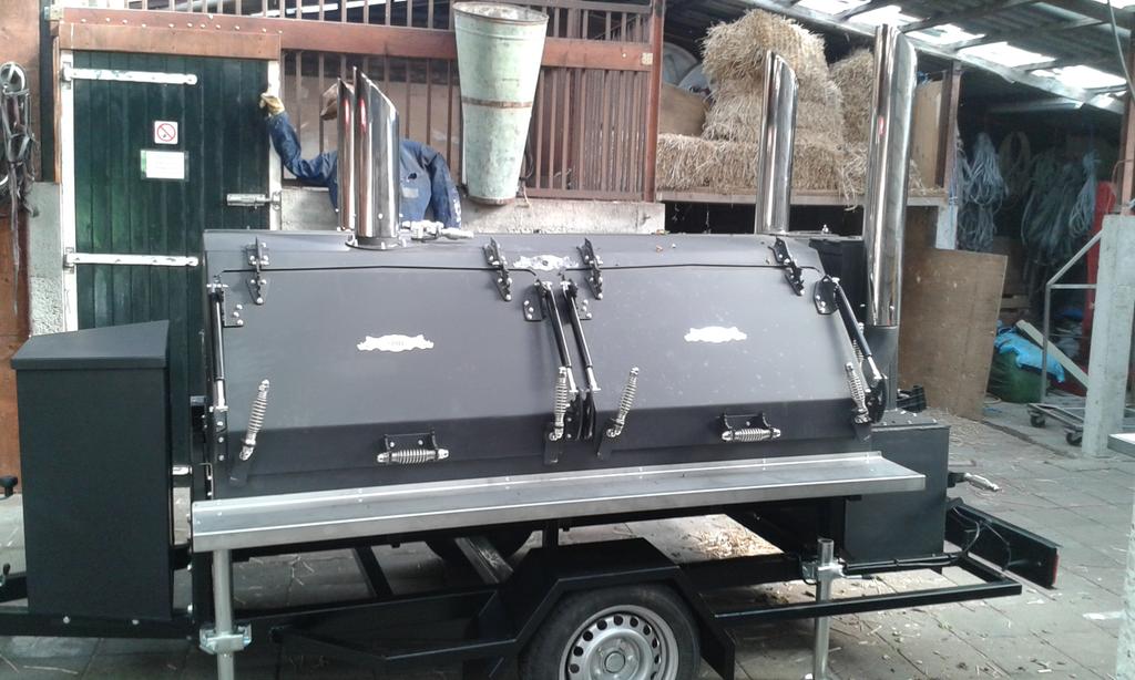 Check this out! Onze nieuwe aanwinst! Hiermee is barbecuen pas echt een feest. Info? info@deschildhoeve.nl/0528220002